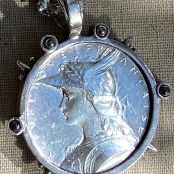 French Kande Swarovsky Crystal Necklace with Goddess of Liberty Medallion. - Picture 2 of 10